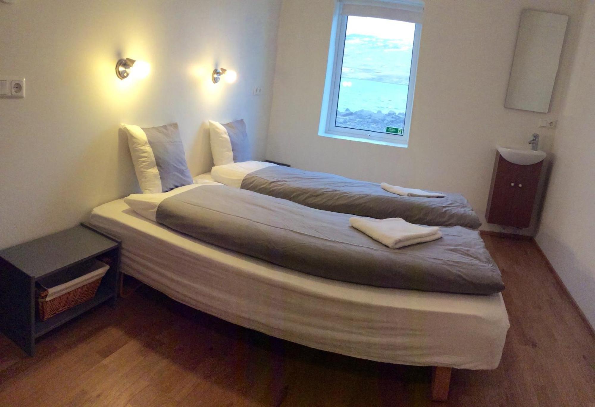 Tangahus Guesthouse Bortheyri Zimmer foto